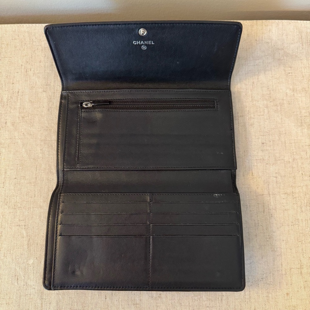 Chanel Brilliant CC Black Leather Trifold Wallet - Picture 5 of 16